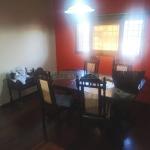 Casa Comercial com 530m², 5 dormitórios, 2 vagas, no bairro Cinqüentenário em Caxias do Sul para Alugar