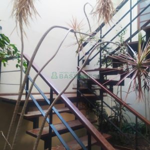 Casa Comercial com 530m², 5 dormitórios, 2 vagas, no bairro Cinqüentenário em Caxias do Sul para Alugar