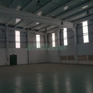 Pavilhão com 2000m², no bairro Cinqüentenário em Caxias do Sul para Alugar