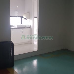 Pavilhão com 2000m², no bairro Cinqüentenário em Caxias do Sul para Alugar