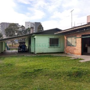 Casa com 100m², 3 dormitórios, 2 vagas, no bairro Charqueadas em Caxias do Sul para Comprar