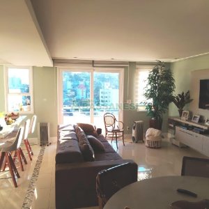 Apto/Cobertura com 320m², 4 dormitórios, 2 vagas, no bairro Santa Catarina em Caxias do Sul para Comprar