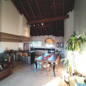 Apto/Cobertura com 320m², 4 dormitórios, 2 vagas, no bairro Santa Catarina em Caxias do Sul para Comprar