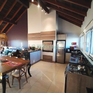 Apto/Cobertura com 320m², 4 dormitórios, 2 vagas, no bairro Santa Catarina em Caxias do Sul para Comprar