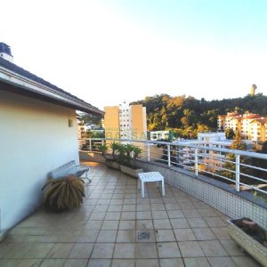 Apto/Cobertura com 320m², 4 dormitórios, 2 vagas, no bairro Santa Catarina em Caxias do Sul para Comprar