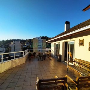 Apto/Cobertura com 320m², 4 dormitórios, 2 vagas, no bairro Santa Catarina em Caxias do Sul para Comprar