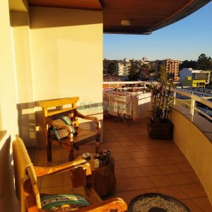 Apto/Cobertura com 320m², 4 dormitórios, 2 vagas, no bairro Santa Catarina em Caxias do Sul para Comprar