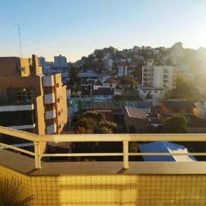 Apto/Cobertura com 320m², 4 dormitórios, 2 vagas, no bairro Santa Catarina em Caxias do Sul para Comprar