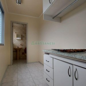 Apartamento, 3 dormitórios, 2 vagas, no bairro São José em Caxias do Sul para Alugar