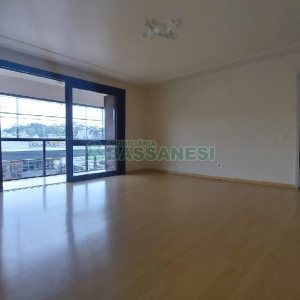 Apartamento, 3 dormitórios, 2 vagas, no bairro São José em Caxias do Sul para Alugar