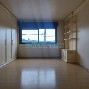 Apartamento, 3 dormitórios, 2 vagas, no bairro São José em Caxias do Sul para Alugar