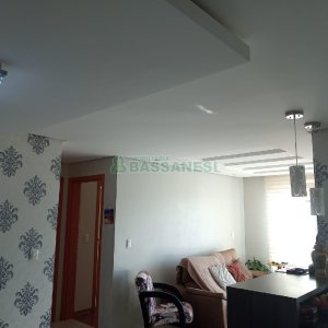 Apartamento com 75m², 2 dormitórios, 1 vaga, no bairro Charqueadas em Caxias do Sul para Comprar
