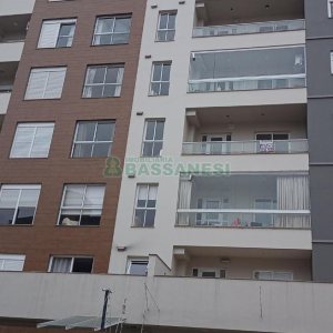 Apartamento com 75m², 2 dormitórios, 1 vaga, no bairro Charqueadas em Caxias do Sul para Comprar