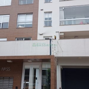 Apartamento com 75m², 2 dormitórios, 1 vaga, no bairro Charqueadas em Caxias do Sul para Comprar