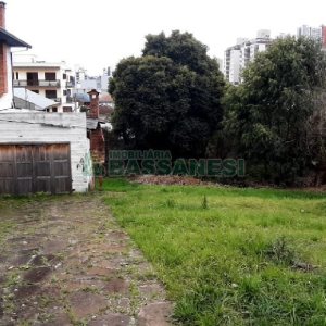 Casa, no bairro Pio X em Caxias do Sul para Comprar