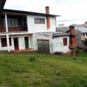 Casa, no bairro Pio X em Caxias do Sul para Comprar