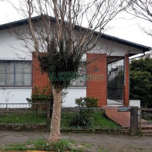 Casa, no bairro Pio X em Caxias do Sul para Comprar