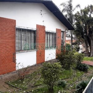 Casa, no bairro Pio X em Caxias do Sul para Comprar