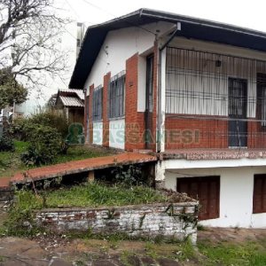 Casa, no bairro Pio X em Caxias do Sul para Comprar