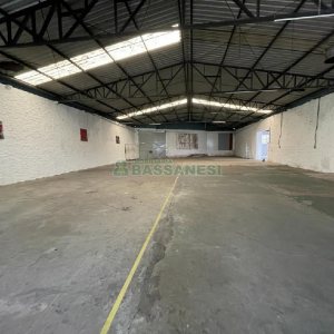 Pavilhão com 1000m², no bairro São Leopoldo em Caxias do Sul para Alugar