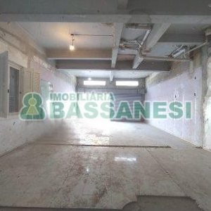 Loja com 150m², no bairro Rio Branco em Caxias do Sul para Alugar