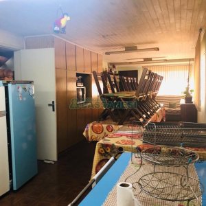 Casa com 246m², 4 dormitórios, 2 vagas, no bairro São José em Caxias do Sul para Comprar