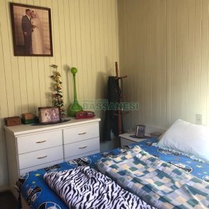 Casa com 246m², 4 dormitórios, 2 vagas, no bairro São José em Caxias do Sul para Comprar