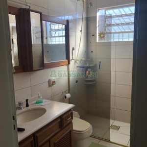 Casa com 246m², 4 dormitórios, 2 vagas, no bairro São José em Caxias do Sul para Comprar