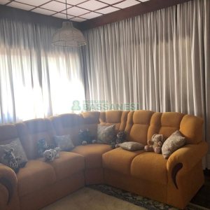 Casa com 246m², 4 dormitórios, 2 vagas, no bairro São José em Caxias do Sul para Comprar