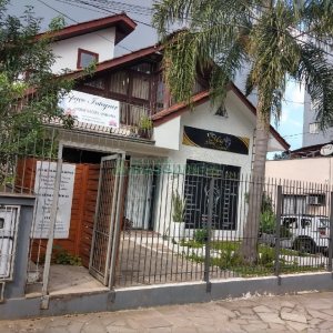 Casa Comercial, no bairro São Pelegrino em Caxias do Sul para Comprar
