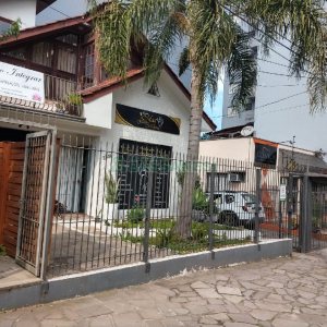 Casa Comercial, no bairro São Pelegrino em Caxias do Sul para Comprar