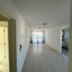 Apartamento com 82m², 2 dormitórios, 2 vagas, no bairro Desvio Rizzo em Caxias do Sul para Comprar