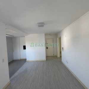 Apartamento com 82m², 2 dormitórios, 2 vagas, no bairro Desvio Rizzo em Caxias do Sul para Comprar