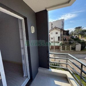 Apartamento com 82m², 2 dormitórios, 2 vagas, no bairro Desvio Rizzo em Caxias do Sul para Comprar
