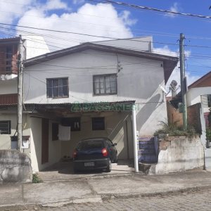 Casa com 200m², 2 dormitórios, no bairro Santa Catarina em Caxias do Sul para Comprar