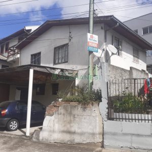 Casa com 200m², 2 dormitórios, no bairro Santa Catarina em Caxias do Sul para Comprar