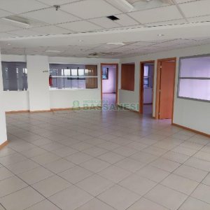 Sala com 488m², 5 vagas, no bairro Sanvitto em Caxias do Sul para Comprar