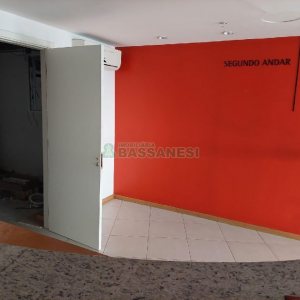 Sala com 488m², 5 vagas, no bairro Sanvitto em Caxias do Sul para Comprar