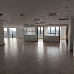 Sala com 488m², 5 vagas, no bairro Sanvitto em Caxias do Sul para Comprar