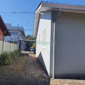 Casa com 327m², 3 dormitórios, 4 vagas, no bairro Interlagos em Caxias do Sul para Comprar