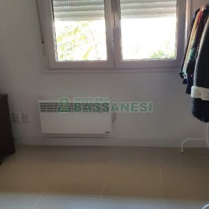 Casa com 327m², 3 dormitórios, 4 vagas, no bairro Interlagos em Caxias do Sul para Comprar