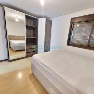 Apto Mobiliado com 95m², 2 dormitórios, 1 vaga, no bairro Centro em Caxias do Sul para Alugar