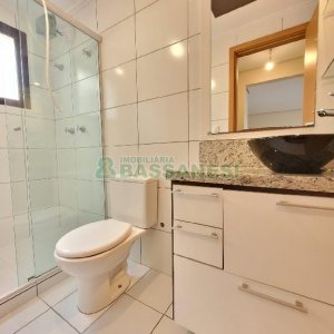 Apto Mobiliado com 95m², 2 dormitórios, 1 vaga, no bairro Centro em Caxias do Sul para Alugar
