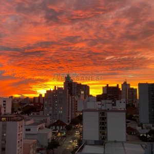 Apartamento com 47m², 1 dormitório, 2 vagas, no bairro Centro em Caxias do Sul para Alugar