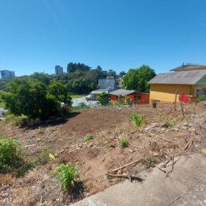 Terreno com 405m², no bairro Cidade Nova em Caxias do Sul para Comprar