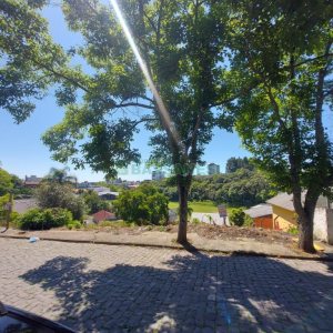 Terreno com 405m², no bairro Cidade Nova em Caxias do Sul para Comprar