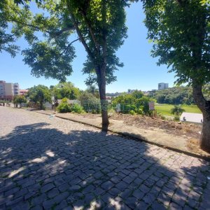 Terreno com 405m², no bairro Cidade Nova em Caxias do Sul para Comprar