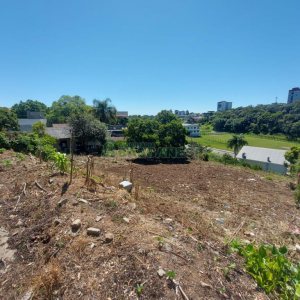 Terreno com 405m², no bairro Cidade Nova em Caxias do Sul para Comprar