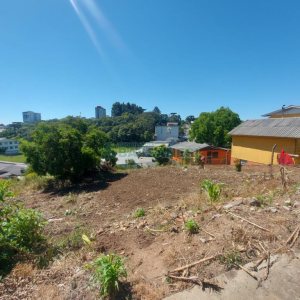 Terreno com 405m², no bairro Cidade Nova em Caxias do Sul para Comprar