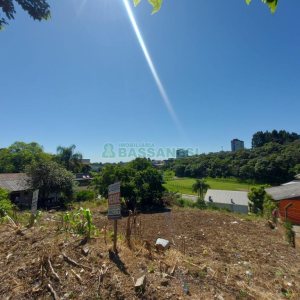 Terreno com 405m², no bairro Cidade Nova em Caxias do Sul para Comprar